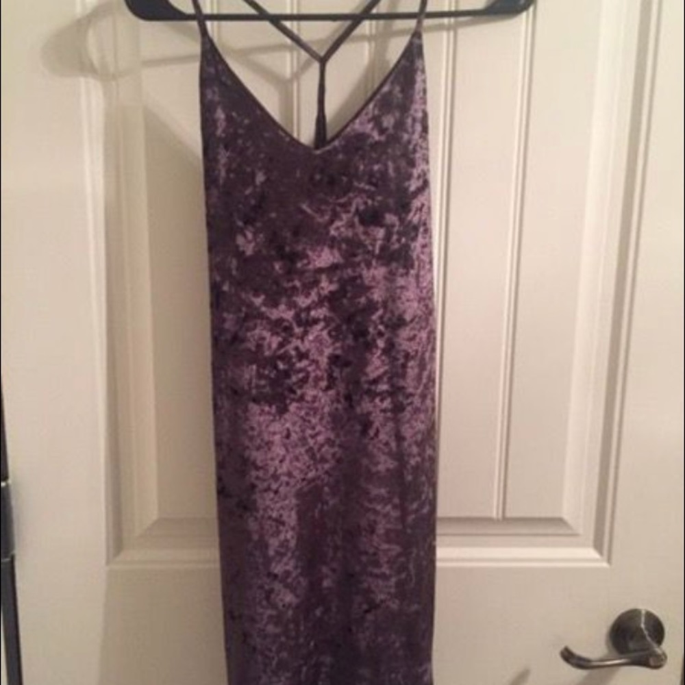 Dress - Picture 1 of 3